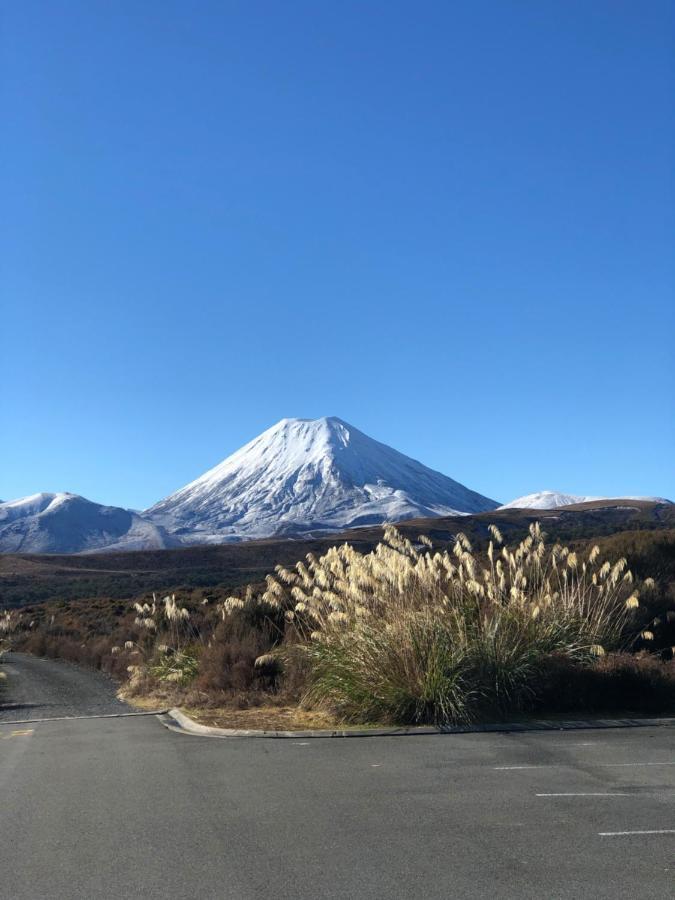 Tongariro Adventures Bed & Breakfast Kuratau Ngoại thất bức ảnh