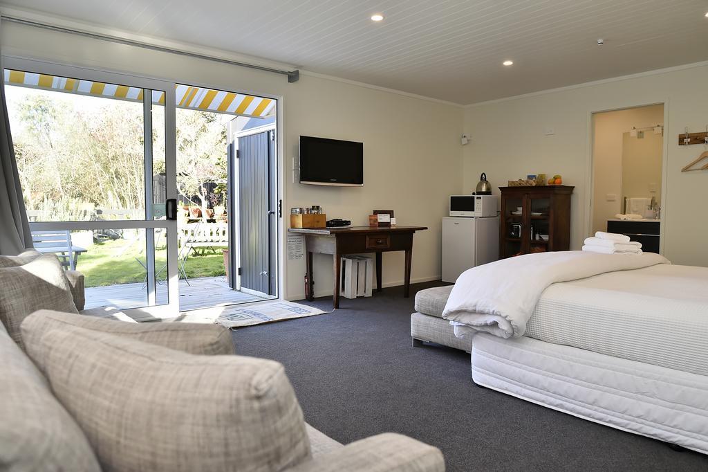 Tongariro Adventures Bed & Breakfast Kuratau Ngoại thất bức ảnh